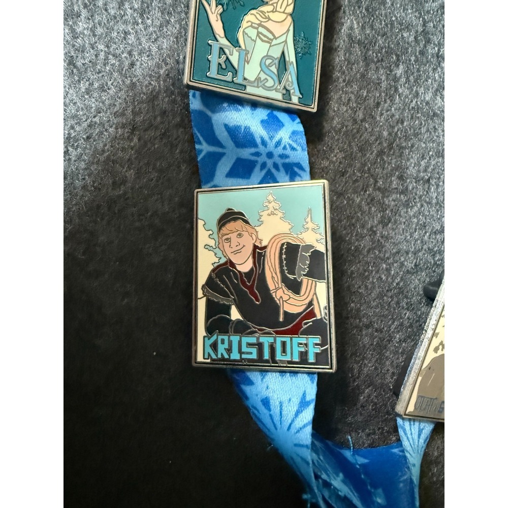 Disney FROZEN Lanyard Pin Starter Set (with extra pins) - Picture 4 of 9